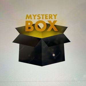 NWT Women’s Beauty Mystery Box
